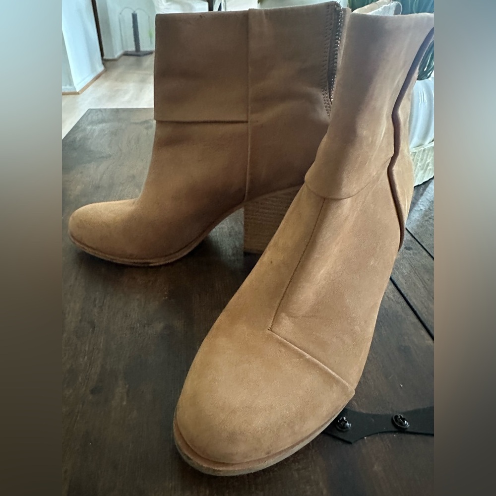 Vince Camuto Women's Tan Ankle Boots